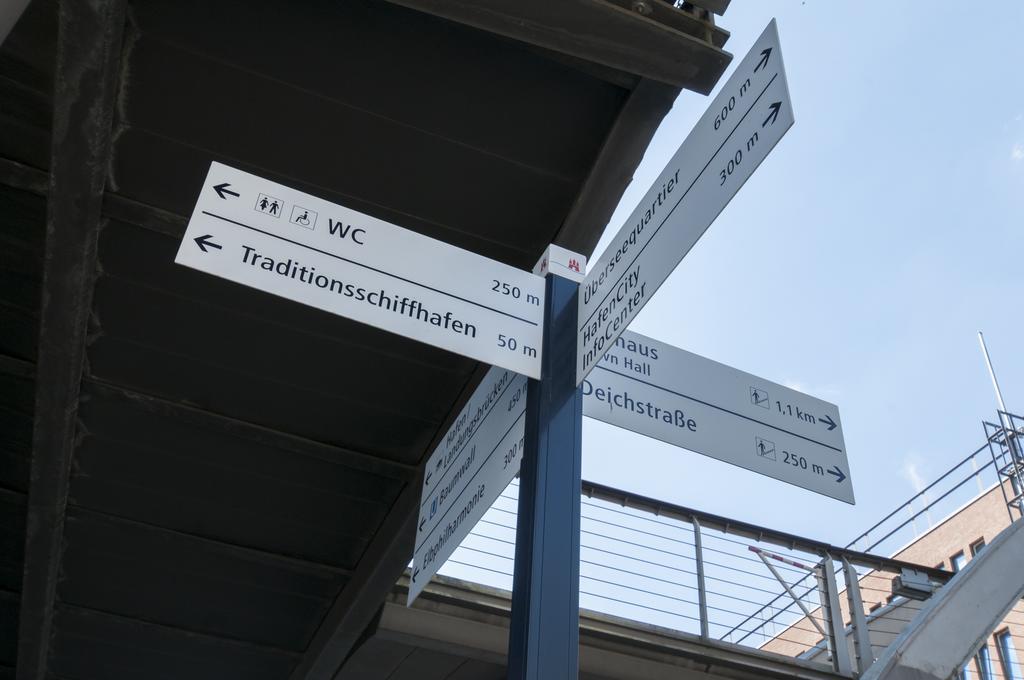 Appartements In Der Historischen Deichstrasse Contactless Check In Hamburg Exterior foto